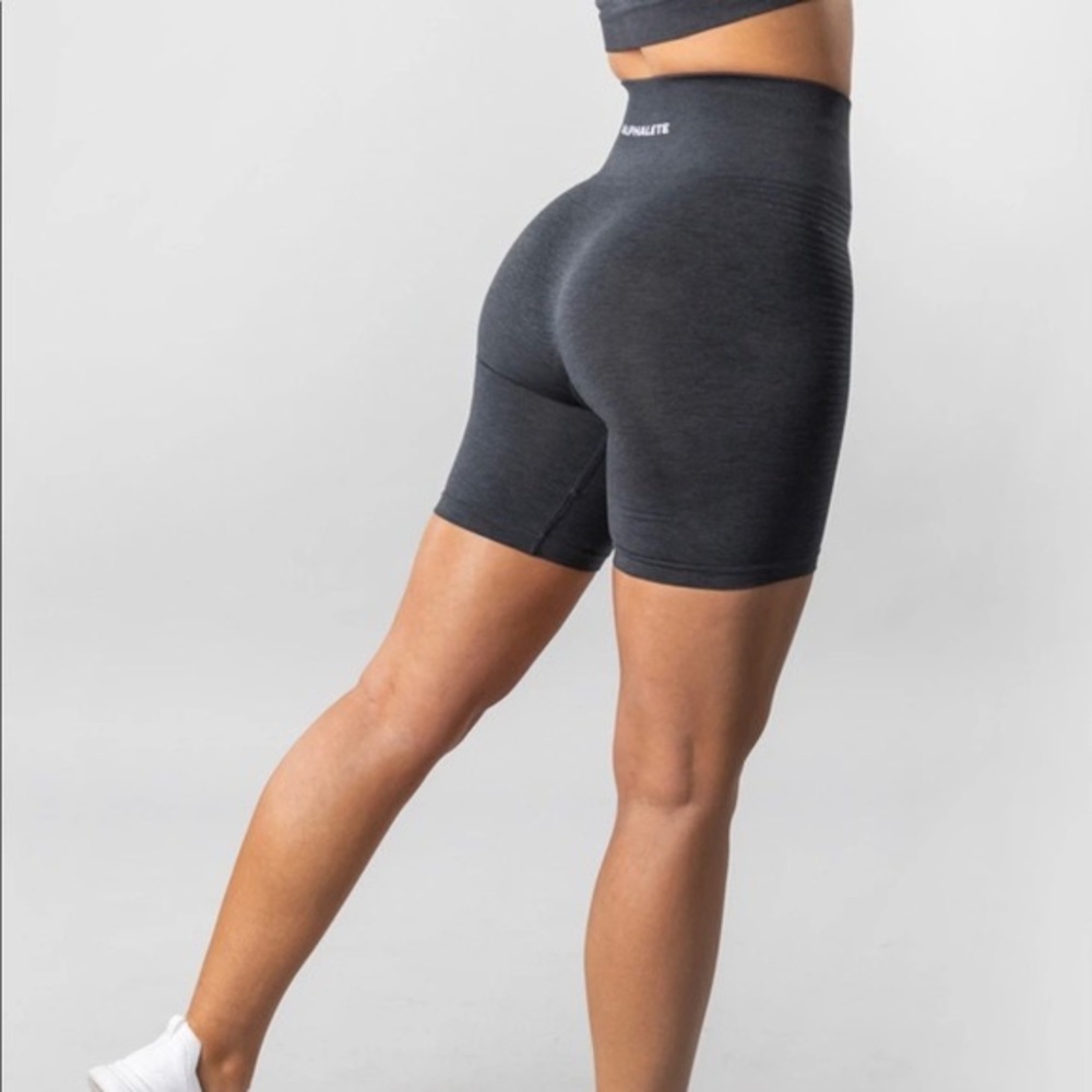 Alphalete Revival seamless biker shorts - charcoal grey size M